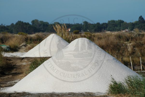 Salt mounds in the saltpans (Aveiro municipality, Ria de Aveiro region)